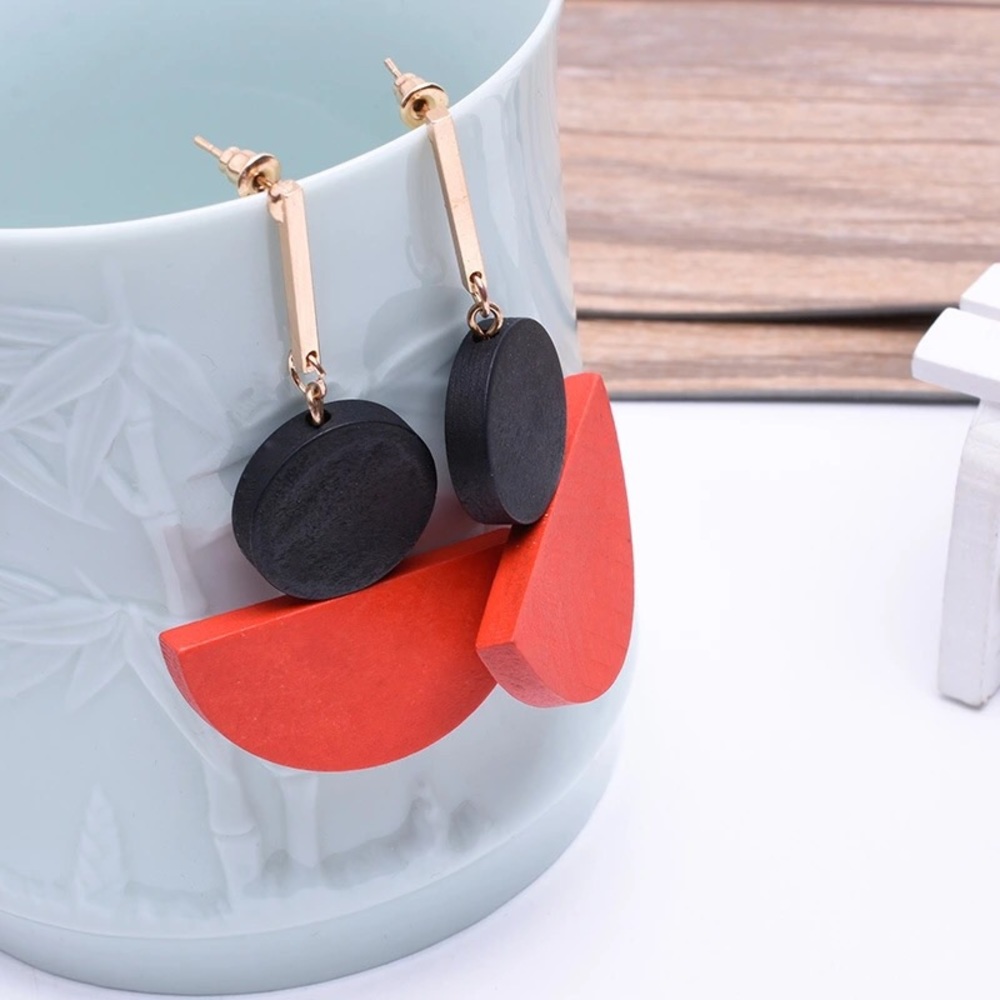 Clarisa Wood Earrings Red & Black NWT NEW ARRIVAL